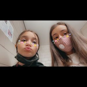 Meet your Posher, Kenzie